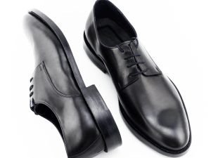 Custom-made high quality leather shoes